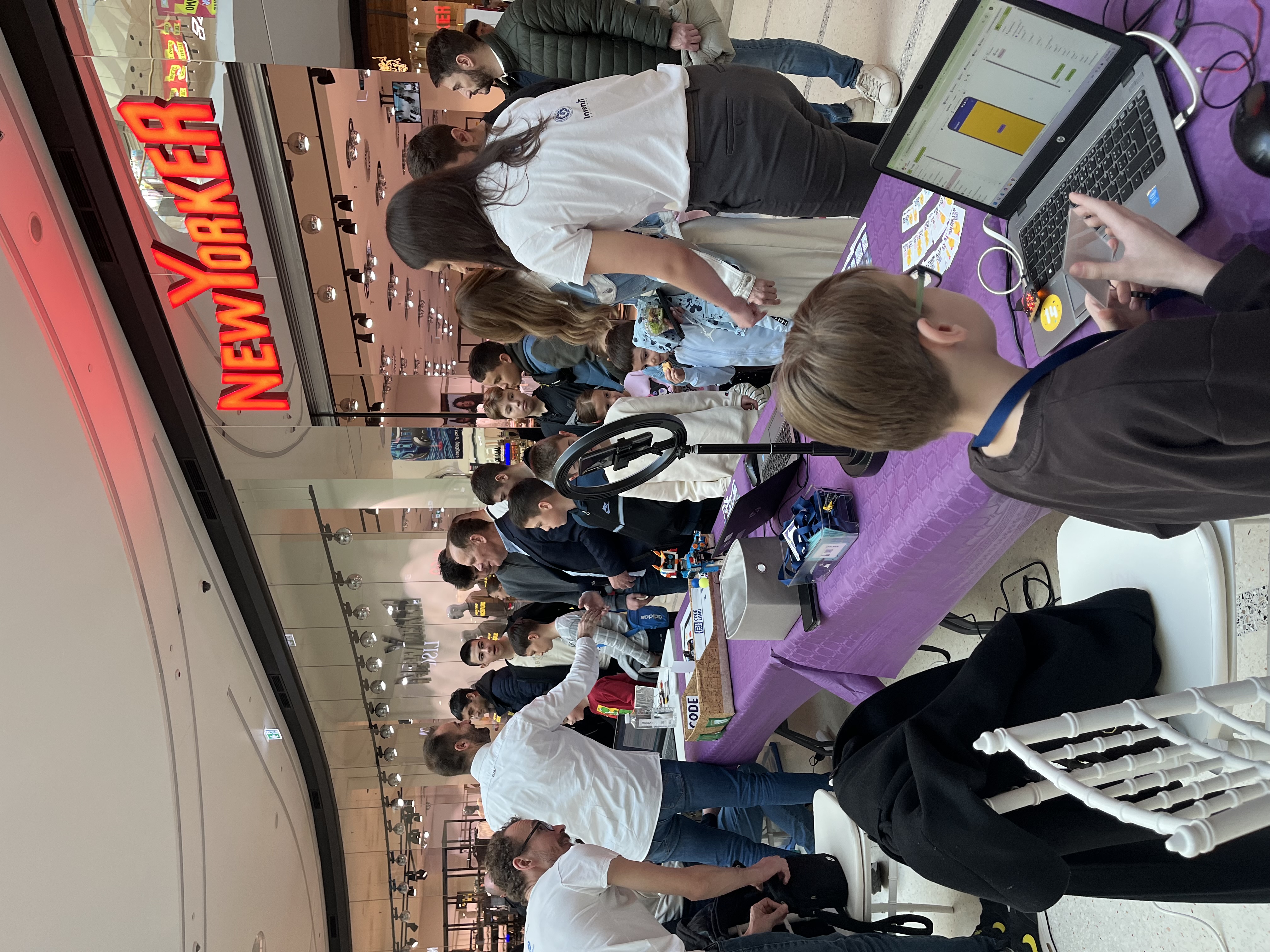 CodeLand radionica robotike